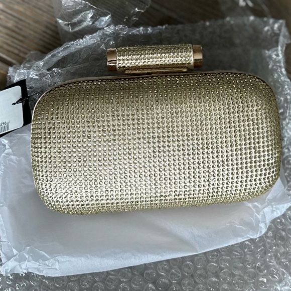 ‼️RARE‼️🎸💯AUTH. Badgley Mischka🎸🔥NWT🔥Gold Embellished Convertible Clutch